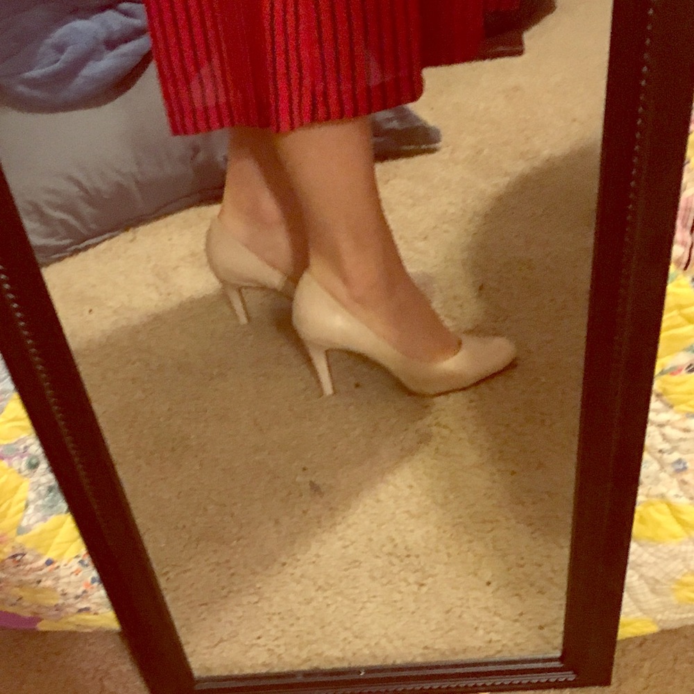 Classic Nude Pumps